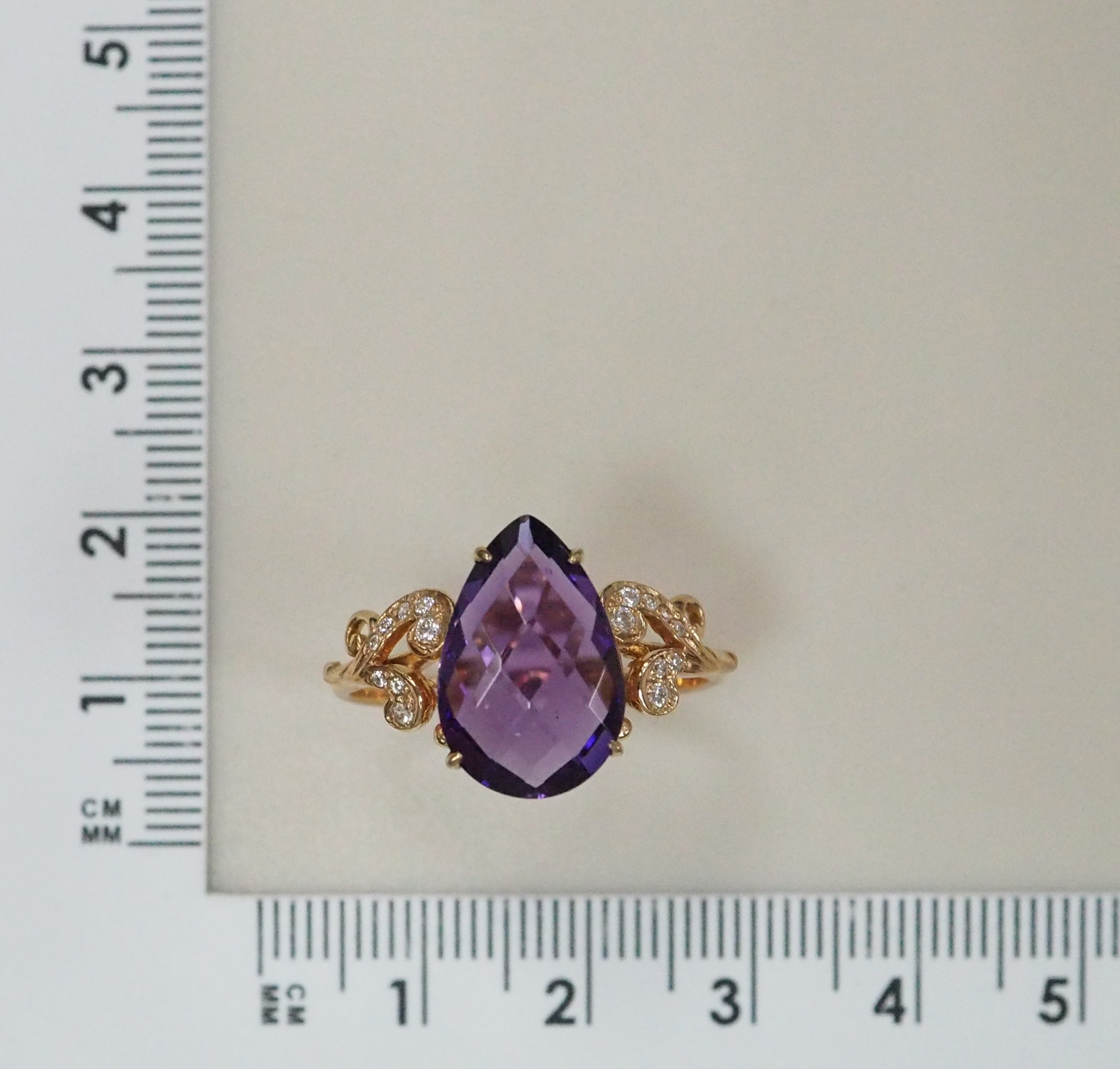 Серебряное кольцо 925 пробы; вставки Кварц ГТ цветом Аметист(бриолет), Фианит бесцв.;